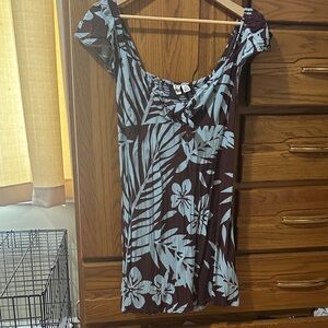 Roxy Maroon and Gray Patterned Top